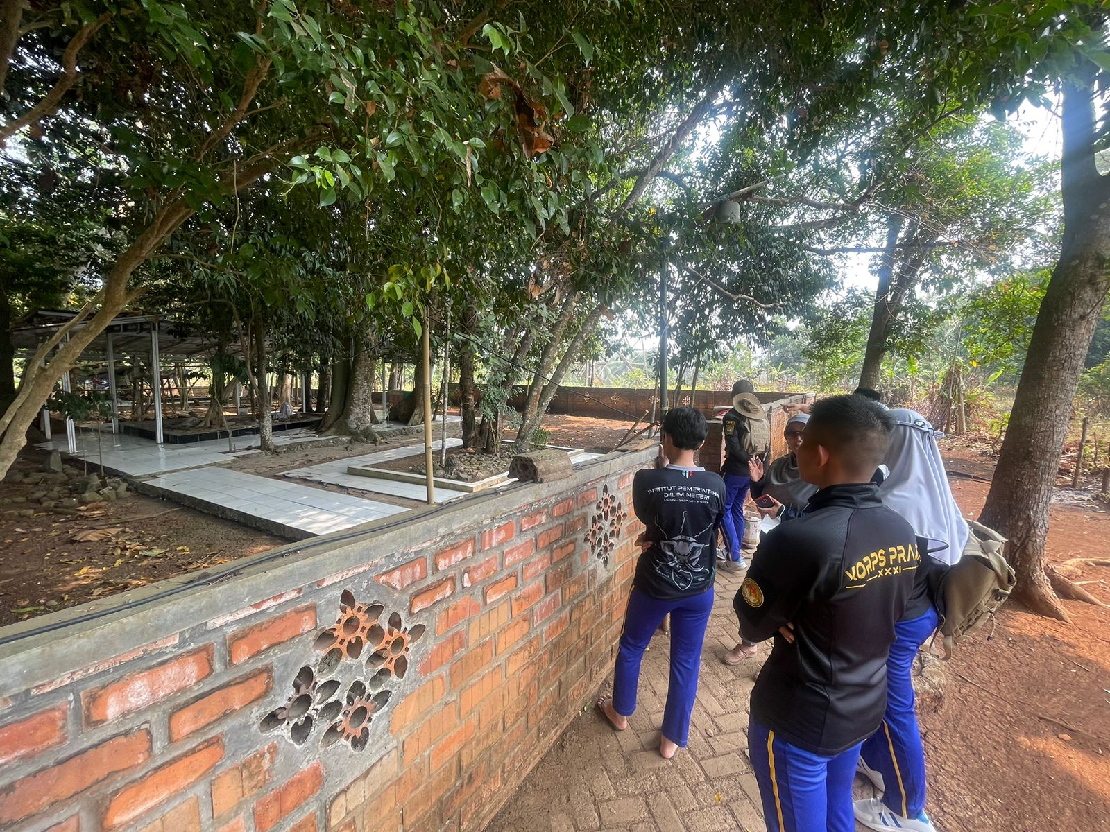 TERSEMBUNYI !!! Makam Eyang Dalem Gandasoli, Destinasi Wisata Religi yang Menarik di Purwakarta